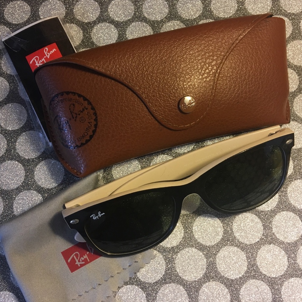 Ray Ban Wayfarers RB2132 White/Black sunglasses